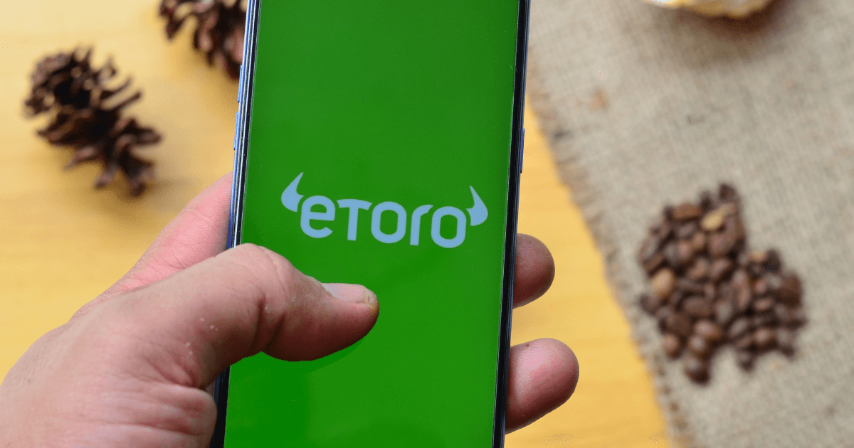 eToro anmeldelse 2026 — copytrading, gebyrer og skat gennemgået